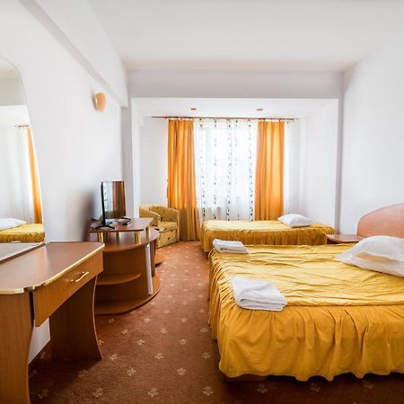 Hotel Atlantis Tulcea Exteriör bild