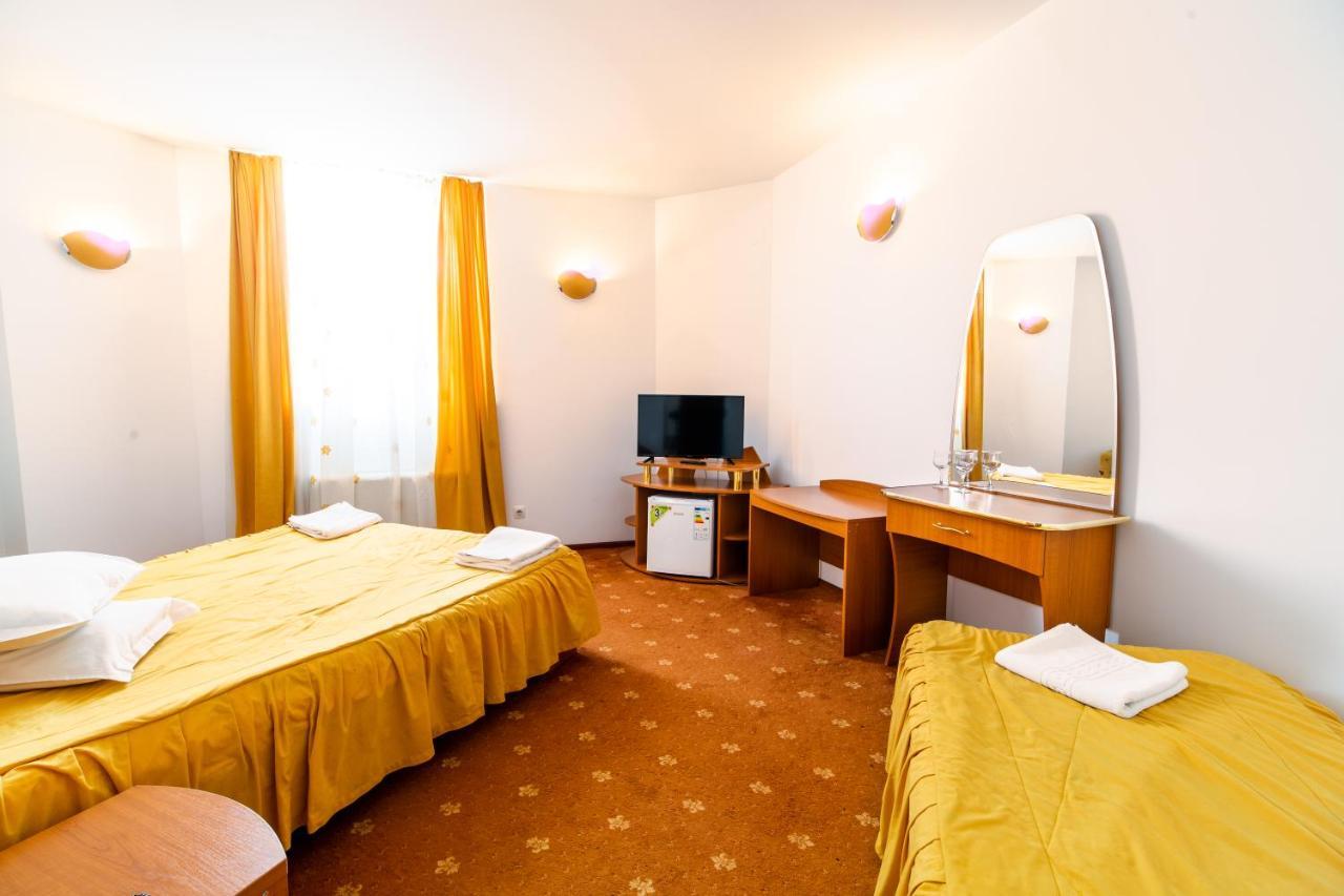 Hotel Atlantis Tulcea Exteriör bild