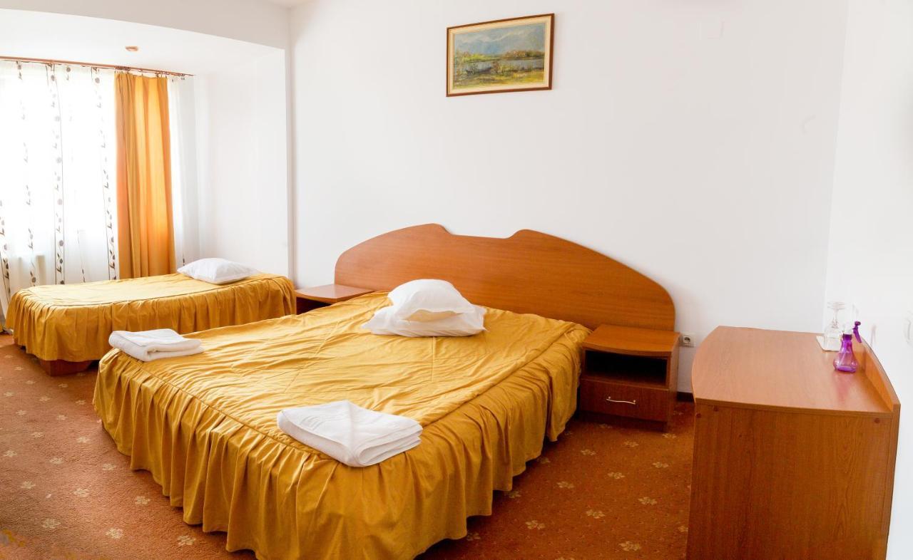 Hotel Atlantis Tulcea Exteriör bild