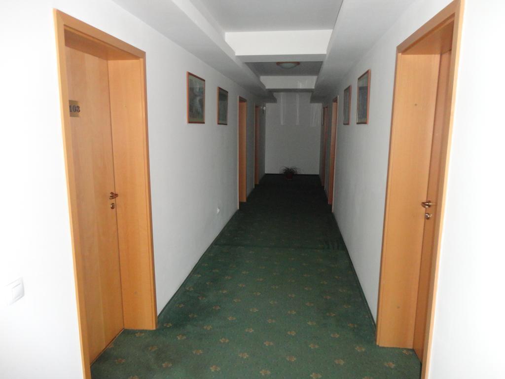 Hotel Atlantis Tulcea Exteriör bild
